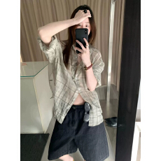批发薄款防晒格子宽松休闲<b class='q'>长袖</b><b class='q'>衬衫</b>