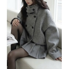 批发学院风双排扣短<b class='q'>外套女</b>2026秋季新款设计感小众压褶西装上衣