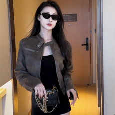 批发美式复古做旧咖啡色短款<b class='q'>夹克</b>外套2025春季<b class='q'>新款</b>辣妹百搭立领PU皮衣