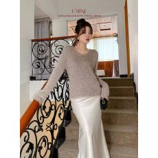 批发新款~<b class='q'>韩版</b>设计感亮丝v领宽松针织衫法式氛围喇叭袖<b class='q'>毛衣</b>女