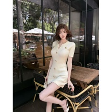 批发新款~夏季法式高级感收腰显瘦包臀短袖针织<b class='q'>连衣裙</b>女