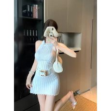 批发新款~夏季性感露肩收腰百褶挂脖针织连衣裙女+配腰带