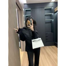 批发新款连帽羽绒服！面料定制的！黑色 杏色 SM 两个码数