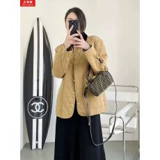 批发新款凌格羽绒服 超级有卖点的一款 搭配烟管裤 休闲裤 裙子都好看