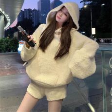 批发原版慵懒风加厚毛衣套装女秋<b class='q'>冬</b>复古麻花连帽针织外套短裤两件套潮