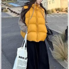 批发原版韩系黄色立领轻薄夹棉无袖马甲女25秋冬新款外穿加厚棉坎肩潮