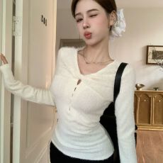 批发原版柔羽纱设计感扭结镂空v领<b class='q'>长袖</b><b class='q'>T</b><b class='q'>恤</b>女秋冬新款修身打底衫上衣潮