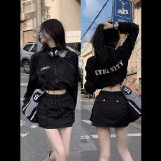 批发夏季时尚<b class='q'>休闲</b><b class='q'>套装</b>女2026美式短款防晒冲锋衣外套短裙炸街两件套