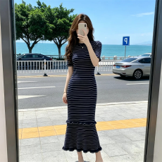 批发法式蓝色条纹短袖连衣裙女夏季2026新款特别漂亮不撞款显瘦长裙潮