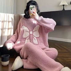 批发黛琳芬多款<b class='q'>珊瑚</b><b class='q'>绒</b>女士<b class='q'>睡衣</b>秋冬季保暖加厚卡通套头法兰<b class='q'>绒</b>家居服