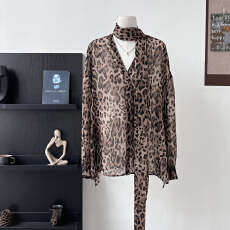 批发区区欧阳美貌野心家'吴宣仪同款!豹纹轻薄雪纺衬衫美胸三角杯吊带