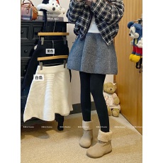 批发实拍 2025羊毛针织<b class='q'>短裙</b>小个子半身裙秋冬新款高腰A字蓬蓬裙