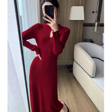 批发圣诞高级温柔风红色连衣裙女秋冬胖mm修身显瘦新中式喜庆宴会<b class='q'>长裙</b>