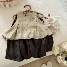 批发<b class='q'>女</b><b class='q'>童</b><b class='q'>宽松</b><b class='q'>套装</b><b class='q'>夏季</b><b class='q'>女</b>宝压褶背心上衣灰色廓形宽松裤子洋气套装