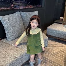 批发女童连衣裙秋季2026新款儿童独特漂亮百搭绿色背心裙女宝宝公主裙