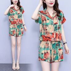 批发网红时尚休闲套<b class='q'>装</b>女夏季<b class='q'>新款</b>洋气显瘦印花翻领短<b class='q'>裤</b>短袖两件套潮