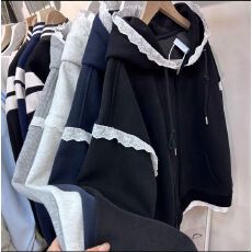 批发大码女装韩版拼接蕾丝连帽开衫<b class='q'>外套</b>甜美女秋<b class='q'>显瘦</b>卫衣高级感上衣潮