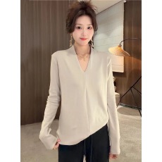 批发大码新款V领简约加厚薄绒打底衫百搭遮肉显瘦长袖上衣