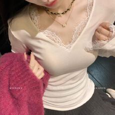 批发新款百搭白色<b class='q'>蕾丝</b><b class='q'>打底衫</b>女修身V领拼接黑色内搭长袖上衣
