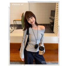 批发灰色斜肩<b class='q'>露肩</b>长袖女春季修身显瘦纯欲辣妹上衣打底衫设计感