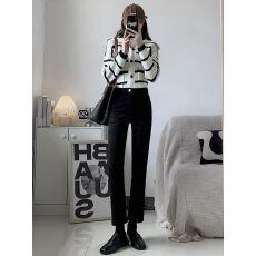 批发九分黑色百搭新款直筒烟管<b class='q'>牛仔裤</b>女2026春季高腰窄版显瘦韩版学生