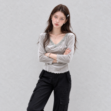 批发法式温柔风蕾丝V领<b class='q'>七分袖</b><b class='q'>T</b><b class='q'>恤</b>女秋季新款修身显瘦百搭打底衫上衣