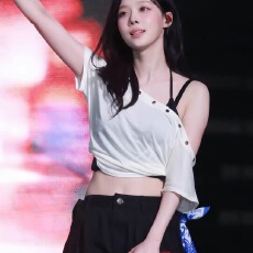 批发1*1 40支纯棉日韩女团风辣妹甜酷<b class='q'>个性</b>不规则露肩短袖上衣