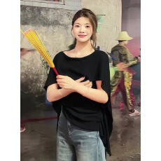 批发2026夏季百搭简约女装黑色斗篷披肩新款气质假两件荡领无袖上衣