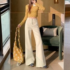 批发6434卡其色老钱风微喇牛仔裤女2026<b class='q'>春</b>季新款奶茶高腰不贴腿喇叭裤