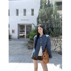 批发高级感气质小香风<b class='q'>牛仔</b>外套女秋季短款小众设计感立领蓝色夹克上衣