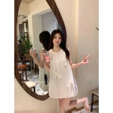 批发夏日绝美2025新款设计感漂亮独特<b class='q'>花苞</b>粉色吊带连衣<b class='q'>裙</b>子女夏季短<b class='q'>裙</b>