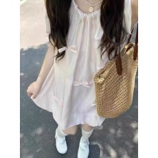 批发夏日绝美2025新款设计感漂亮独特<b class='q'>花苞</b>粉色吊带<b class='q'>连衣裙</b>子女夏季短裙