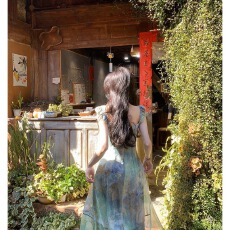 批发海边度假风印花小飞袖吊带<b class='q'>连衣裙</b>女2025夏季新款收腰仙女<b class='q'>长裙</b>子