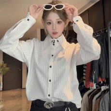 批发白色竖条纹衬衫上衣长袖女春季2026新款通勤宽松<b class='q'>百搭</b>内搭休闲衬衣