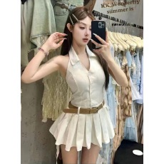 批发辣妹黄色露背v领挂脖无袖连衣<b class='q'>裙</b>女夏季收腰<b class='q'>裙</b>纯欲风显瘦a字短<b class='q'>裙</b>子