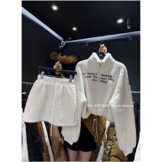 批发2025冬季新款韩版显瘦百搭刺绣字母羊羔毛卫衣女短裙两件套