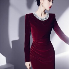 批发冬季气场强大轻奢气质长裙高级感法式红色圣诞新年<b class='q'>丝绒</b>礼服<b class='q'>连衣裙</b>