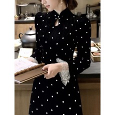 批发新中式国风设计感绝美洋气修身旗袍高级感黑色波点丝绒连衣裙女<b class='q'>冬</b>