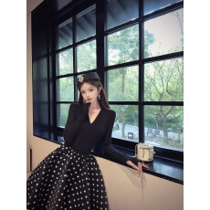 批发千金风套装黑色气质长袖<b class='q'>T</b><b class='q'>恤</b>女冬季高腰显瘦半身裙两件套