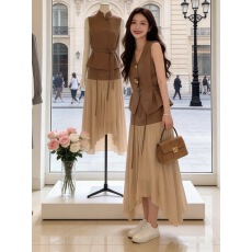 批发初夏独特绝美小套装女新款中古修身V领无袖背心不规则半裙两件套