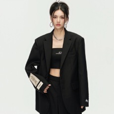 批发黑色开春2027宽松休闲<b class='q'>新款</b>韩版西装高级外套气质西服春秋款多巴胺