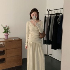 批发秋季新款韩版气质修身百搭荡领<b class='q'>长袖</b><b class='q'>针织衫</b>+修身遮胯半裙套装