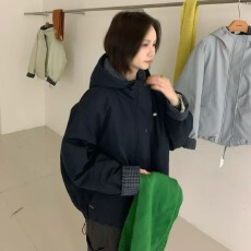 批发广州时尚港风加棉<b class='q'>风衣</b>夹克外套2025冬季新款连帽拉链设计感女上衣