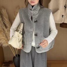 批发BOBO广州2025<b class='q'>冬</b>季新款韩版时尚羊羔毛马甲无袖开衫马夹坎肩女外套