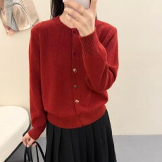 批发<b class='q'>欧洲站</b>冬季<b class='q'>新款</b>港风复古羊毛针织开衫女外套长袖扣子毛衣外搭上衣