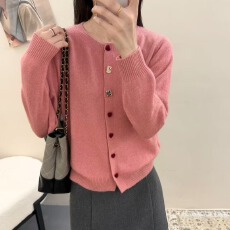 批发<b class='q'>欧洲站</b>冬季<b class='q'>新款</b>复古提花羊毛针织开衫女外套长袖扣子毛衣外搭上衣