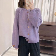 批发<b class='q'>圆领</b>浣熊绒<b class='q'>针织</b><b class='q'>开衫</b>秋冬季减龄软糯毛衣外套