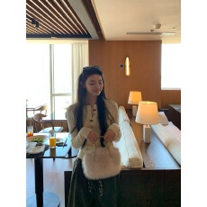 批发红人馆毛衣女款2025新款冬季慵懒<b class='q'>高级</b>感内搭上衣长袖设计感针织衫