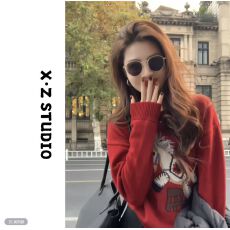 批发秋冬慵懒<b class='q'>宽松</b>可外穿内搭针织上衣红色小马提花圣诞款圆领厚毛衣女