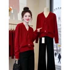 批发法式围巾领红色针织衫甜美减龄上衣2026冬季长袖新年红毛衣百搭女